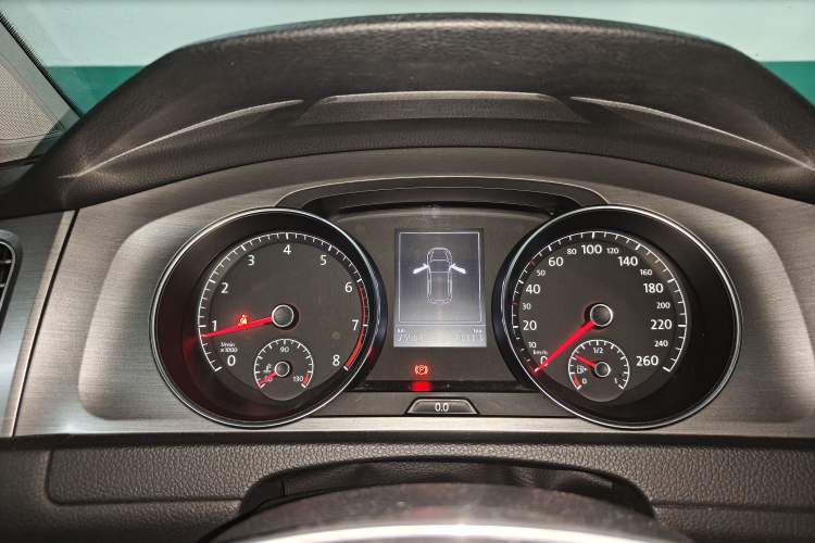 Used Volkswagen Golf 2015 1.6L Automatic Comfort Model Instrument Cluster
