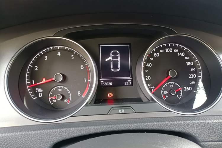 Used Volkswagen Golf 2015 1.6L Automatic Fashion Model Instrument Cluster