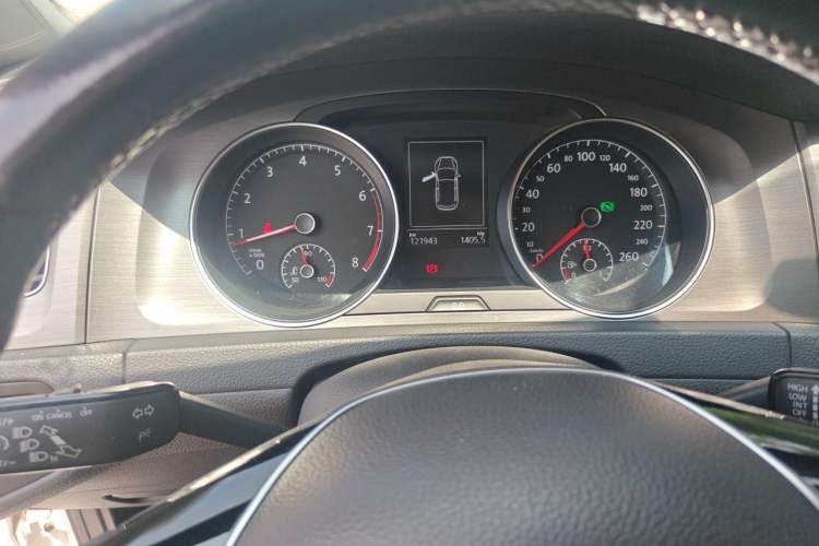 Used Volkswagen Golf 2015 1.6L Automatic Comfort Model Instrument Cluster