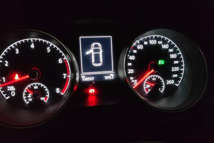 Used Volkswagen Golf 2015 1.4TSI Automatic Luxury Model Instrument Cluster