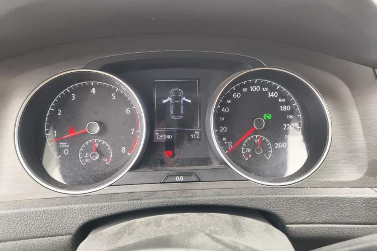 Used Volkswagen Golf 2015 1.4TSI Automatic Comfort Model Instrument Cluster