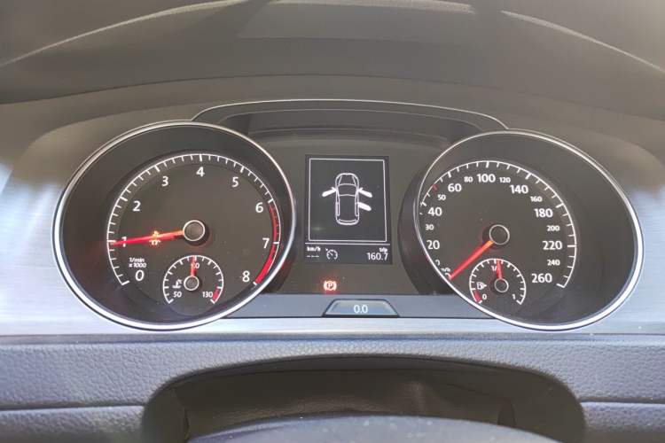 Used Volkswagen Golf 2015 1.4TSI Automatic Luxury Model Instrument Cluster