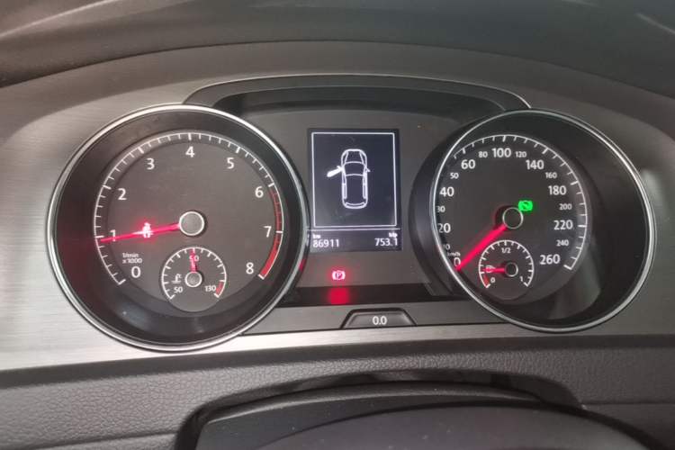 Used Volkswagen Golf 2015 1.4TSI Automatic Comfort Model Instrument Cluster