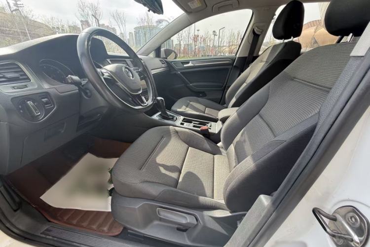 Used Volkswagen Golf 2015 1.4TSI Automatic Comfort Model Interior 1