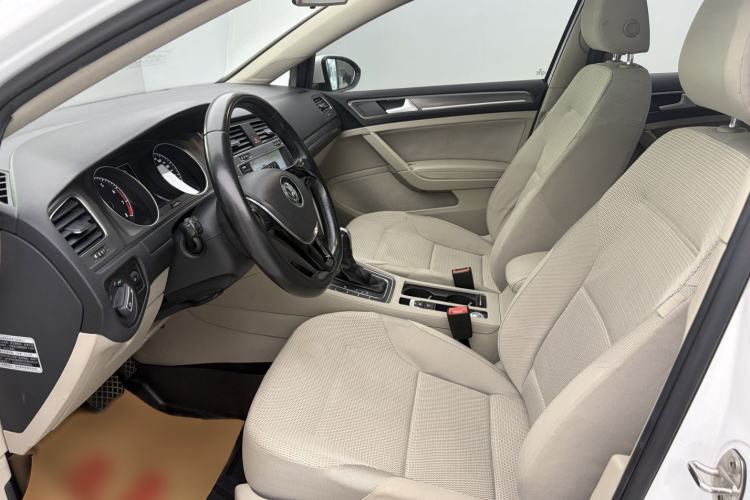 Used Volkswagen Golf 2015 1.4TSI Automatic Comfort Model Interior 1