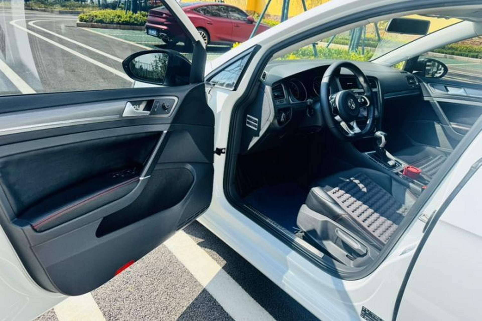 Used Volkswagen Golf 2015 1.4TSI Automatic Comfort Model Interior 1