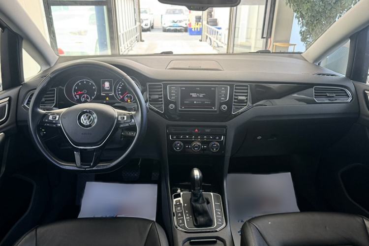 Used Volkswagen Golf 2015 1.4TSI Sportsvan Interior 1
