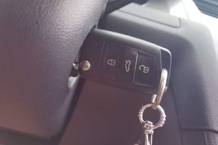 Used Volkswagen Golf 2015 1.4TSI Automatic Comfort Model Interior 1