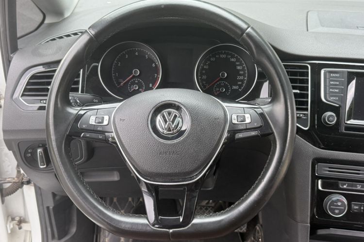 Used Volkswagen Golf 2015 1.4TSI Sportsvan Interior 12