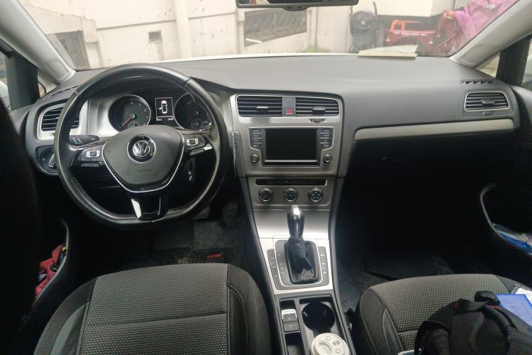 Used Volkswagen Golf 2015 1.4TSI Comfort Travel Edition Interior 2