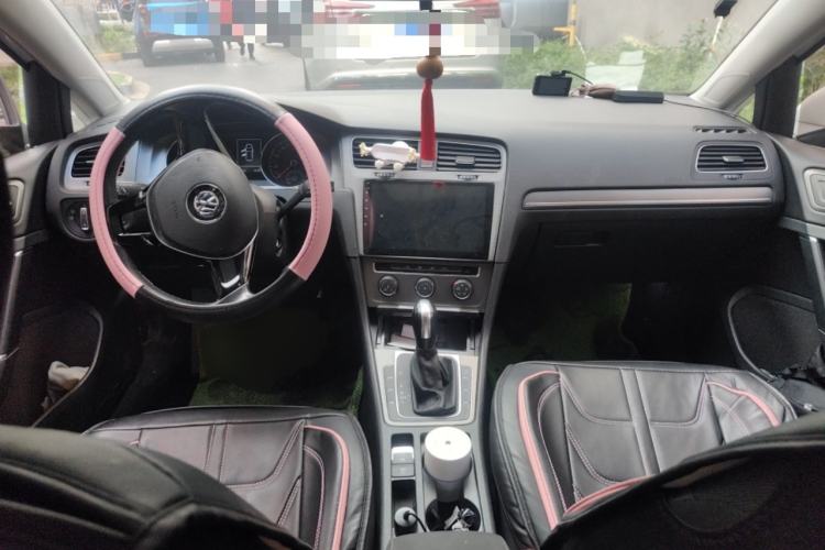 Used Volkswagen Golf 2015 1.6L Automatic Comfort Model Interior 2