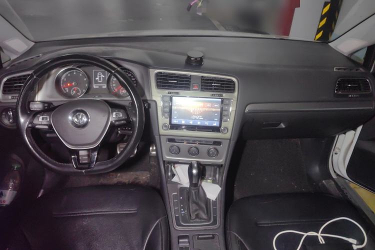 Used Volkswagen Golf 2015 1.4TSI Automatic Comfort Model Interior 2