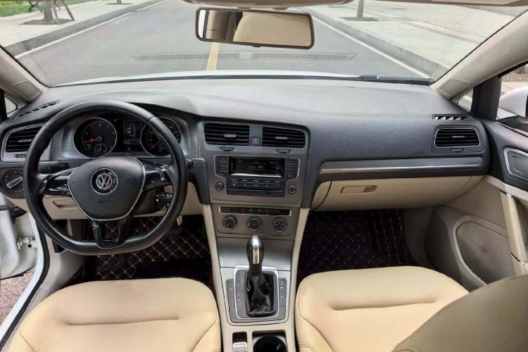Used Volkswagen Golf 2015 1.4TSI Automatic Comfort Model Interior 2