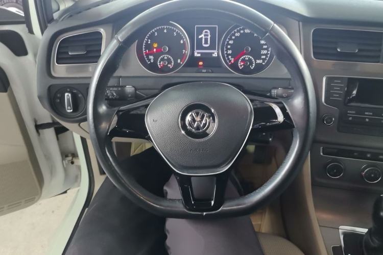 Used Volkswagen Golf 2015 1.4TSI Automatic Comfort Model Interior 2