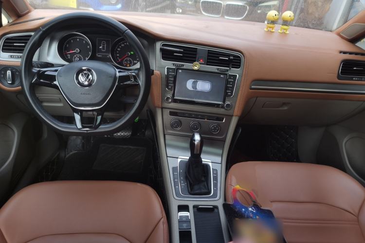Used Volkswagen Golf 2015 1.4TSI Automatic Comfort Model Interior 2