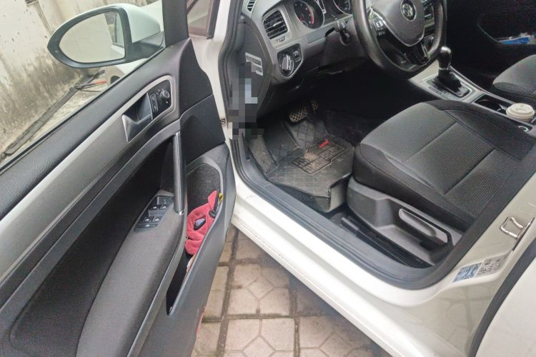 Used Volkswagen Golf 2015 1.4TSI Comfort Travel Edition Interior 3