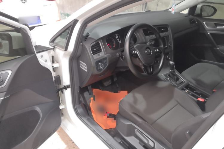 Used Volkswagen Golf 2015 1.4TSI Comfort Travel Edition Interior 3
