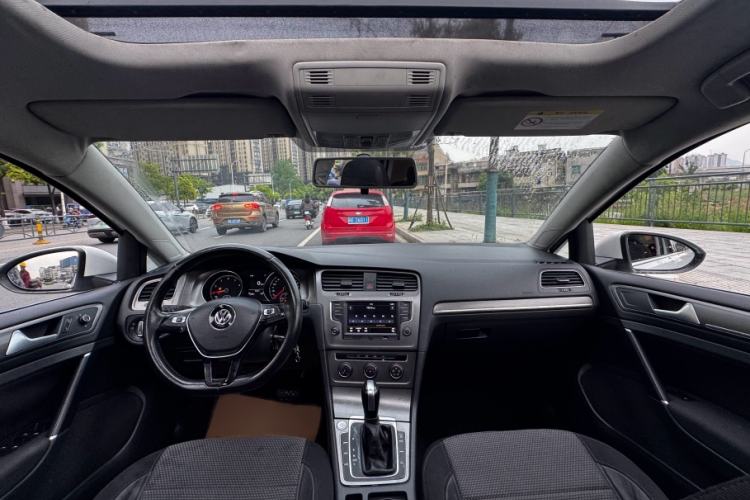 Used Volkswagen Golf 2015 1.6L Automatic Comfort Model Interior 3
