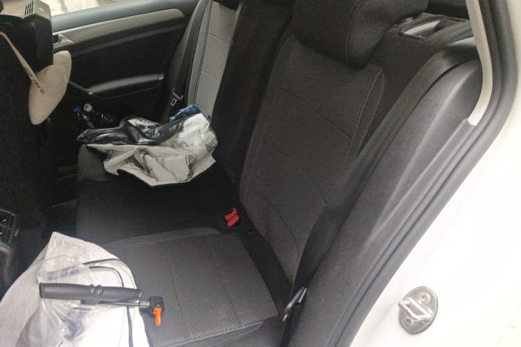 Used Volkswagen Golf 2015 1.4TSI Comfort Travel Edition Interior 4