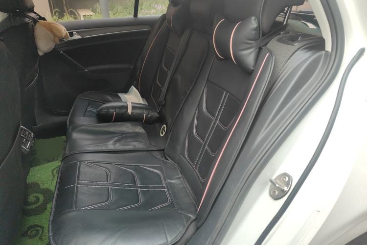 Used Volkswagen Golf 2015 1.6L Automatic Comfort Model Interior 4