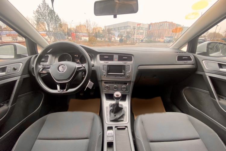 Used Volkswagen Golf 2015 1.6L Manual Fashion Edition Interior 4