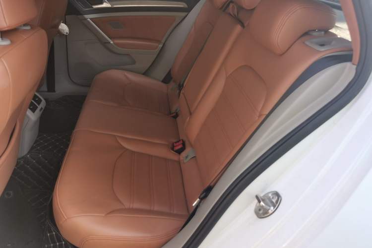 Used Volkswagen Golf 2015 1.4TSI Automatic Comfort Model Interior 4