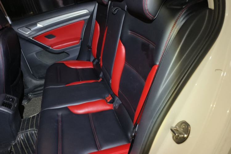 Used Volkswagen Golf 2015 1.4TSI Automatic Comfort Model Interior 4