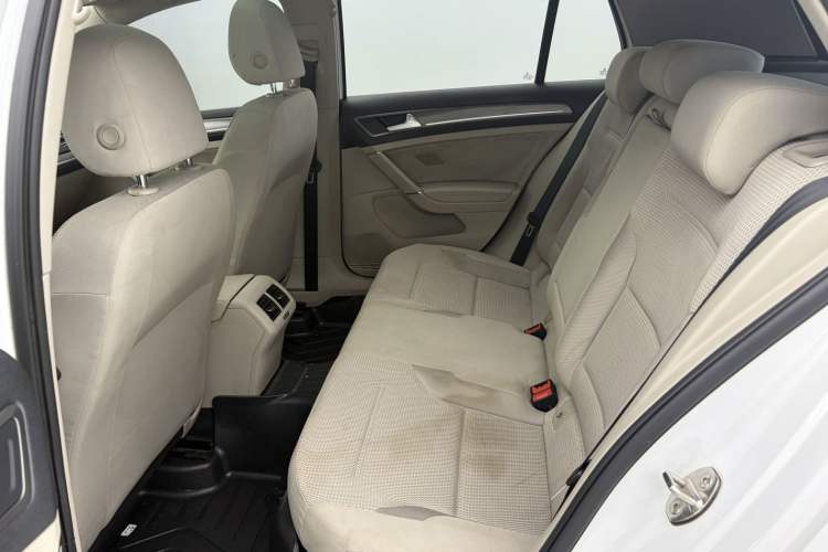 Used Volkswagen Golf 2015 1.4TSI Automatic Comfort Model Interior 6