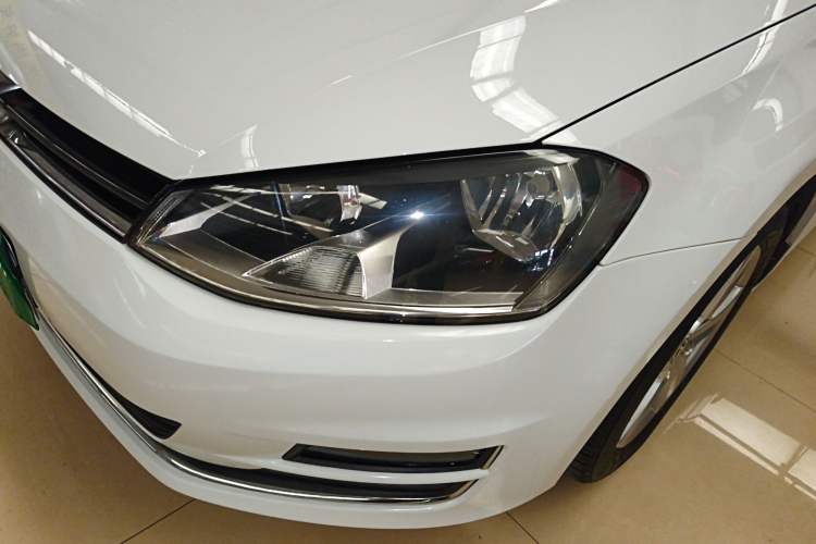 Used Volkswagen Golf 2015 1.6L Automatic Comfort Model Left Front Headlight