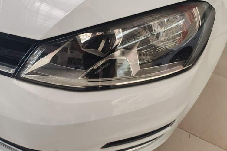 Used Volkswagen Golf 2015 1.6L Automatic Comfort Model Left Front Headlight
