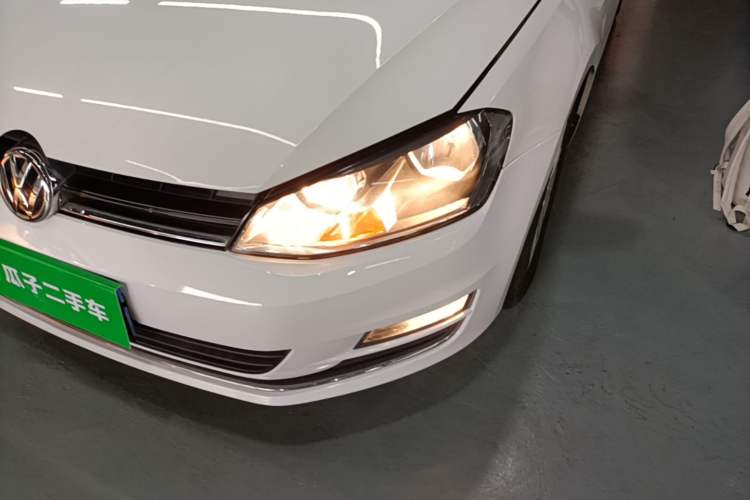 Used Volkswagen Golf 2015 1.6L Manual Fashion Edition Left Front Headlight