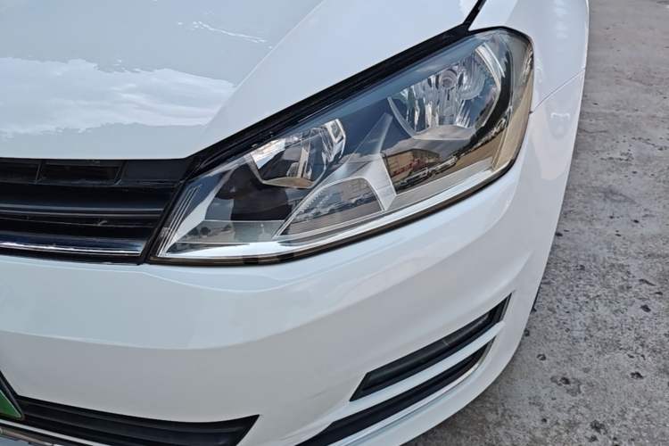 Used Volkswagen Golf 2015 1.6L Automatic Comfort Model Left Front Headlight