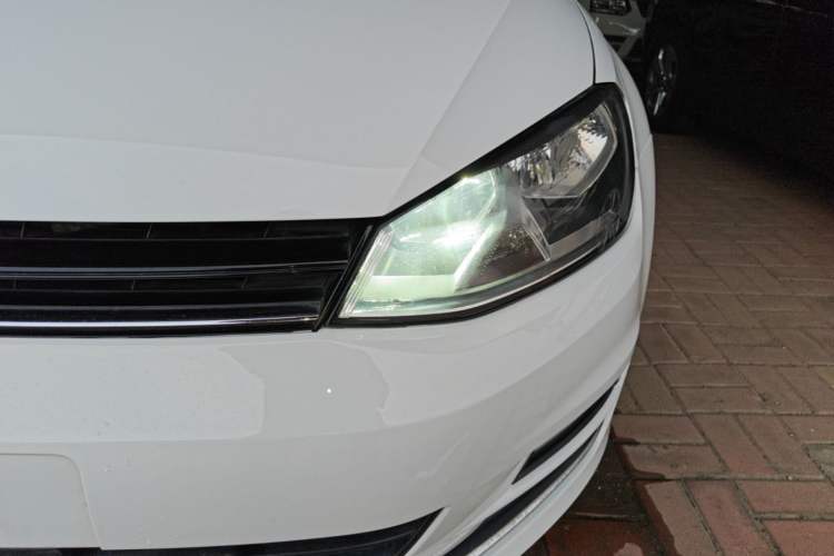 Used Volkswagen Golf 2015 1.4TSI Automatic Luxury Model Left Front Headlight