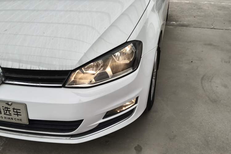 Used Volkswagen Golf 2015 1.6L Automatic Comfort Model Left Front Headlight