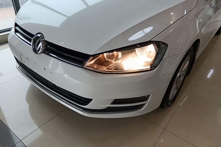 Used Volkswagen Golf 2015 1.6L Automatic Comfort Model Left Front Headlight