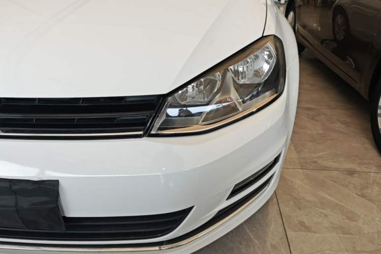 Used Volkswagen Golf 2015 1.6L Automatic Fashion Model Left Front Headlight
