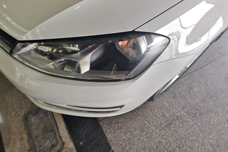 Used Volkswagen Golf 2015 1.4TSI Automatic Luxury Model Left Front Headlight