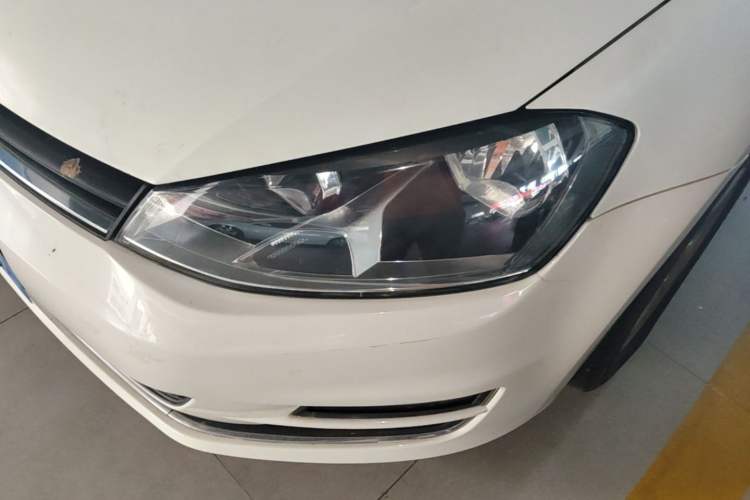 Used Volkswagen Golf 2015 1.6L Automatic Comfort Model Left Front Headlight