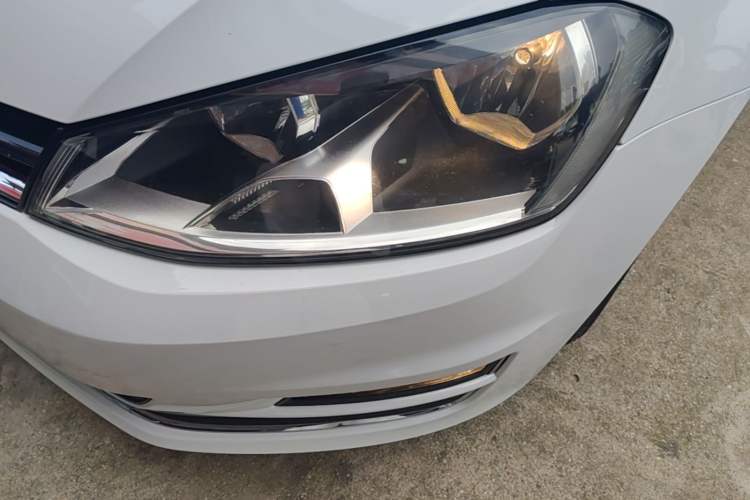 Used Volkswagen Golf 2015 1.6L Automatic Comfort Model Left Front Headlight