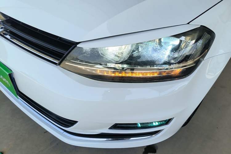 Used Volkswagen Golf 2015 1.6L Automatic Comfort Model Left Front Headlight