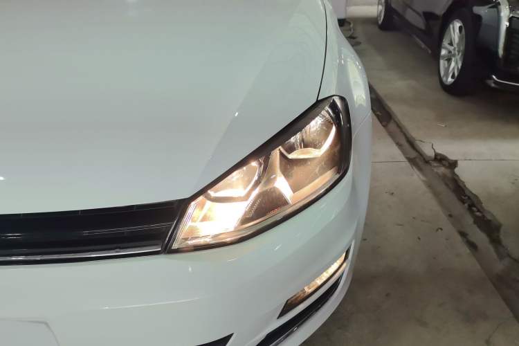 Used Volkswagen Golf 2015 1.4TSI Automatic Comfort Model Left Front Headlight