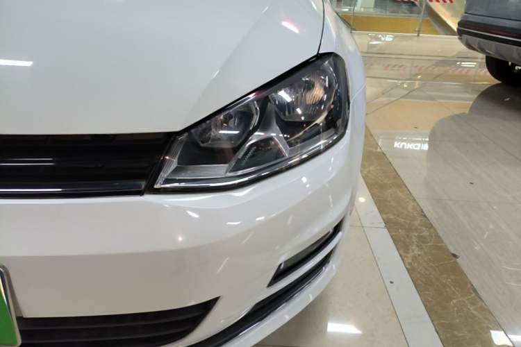 Used Volkswagen Golf 2015 1.6L Automatic Comfort Model Left Front Headlight