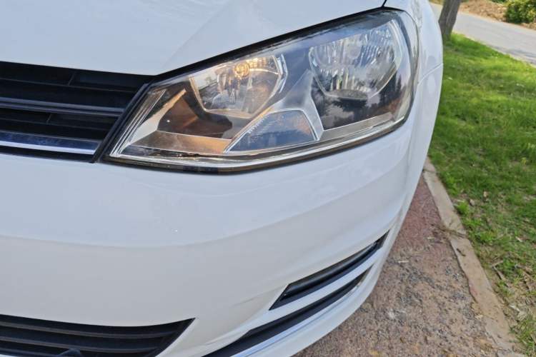 Used Volkswagen Golf 2015 1.6L Automatic Comfort Model Left Front Headlight