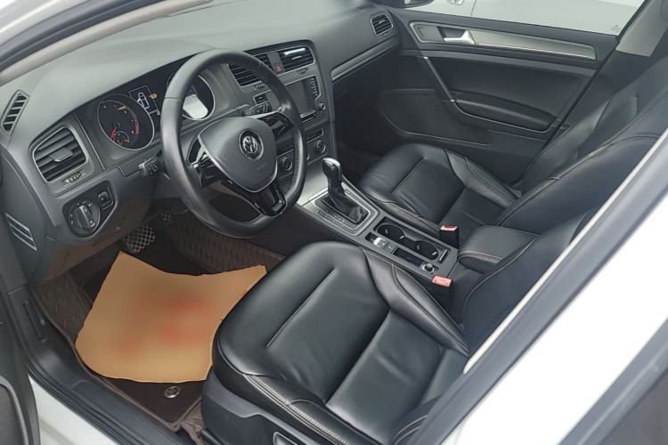 Used Volkswagen Golf 2015 1.6L Automatic Comfort Model Left Front Seat