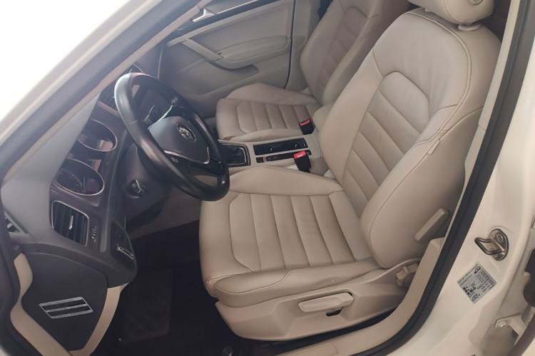 Used Volkswagen Golf 2015 1.6L Automatic Comfort Model Left Front Seat