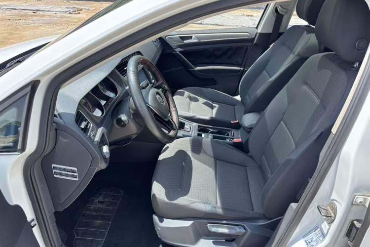Used Volkswagen Golf 2015 1.6L Automatic Comfort Model Left Front Seat