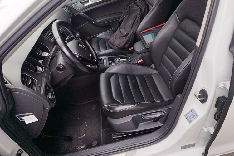 Used Volkswagen Golf 2015 1.4TSI Automatic Luxury Model Left Front Seat