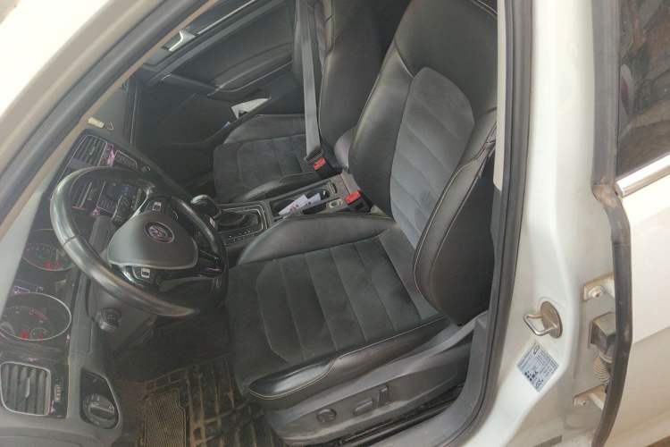 Used Volkswagen Golf 2015 1.4TSI Automatic Flagship Model Left Front Seat