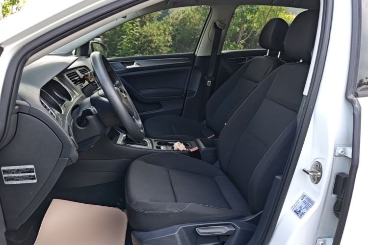 Used Volkswagen Golf 2015 1.6L Automatic Fashion Model Left Front Seat