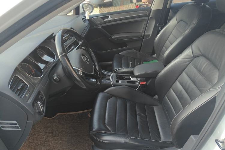 Used Volkswagen Golf 2015 1.4TSI Automatic Luxury Model Left Front Seat